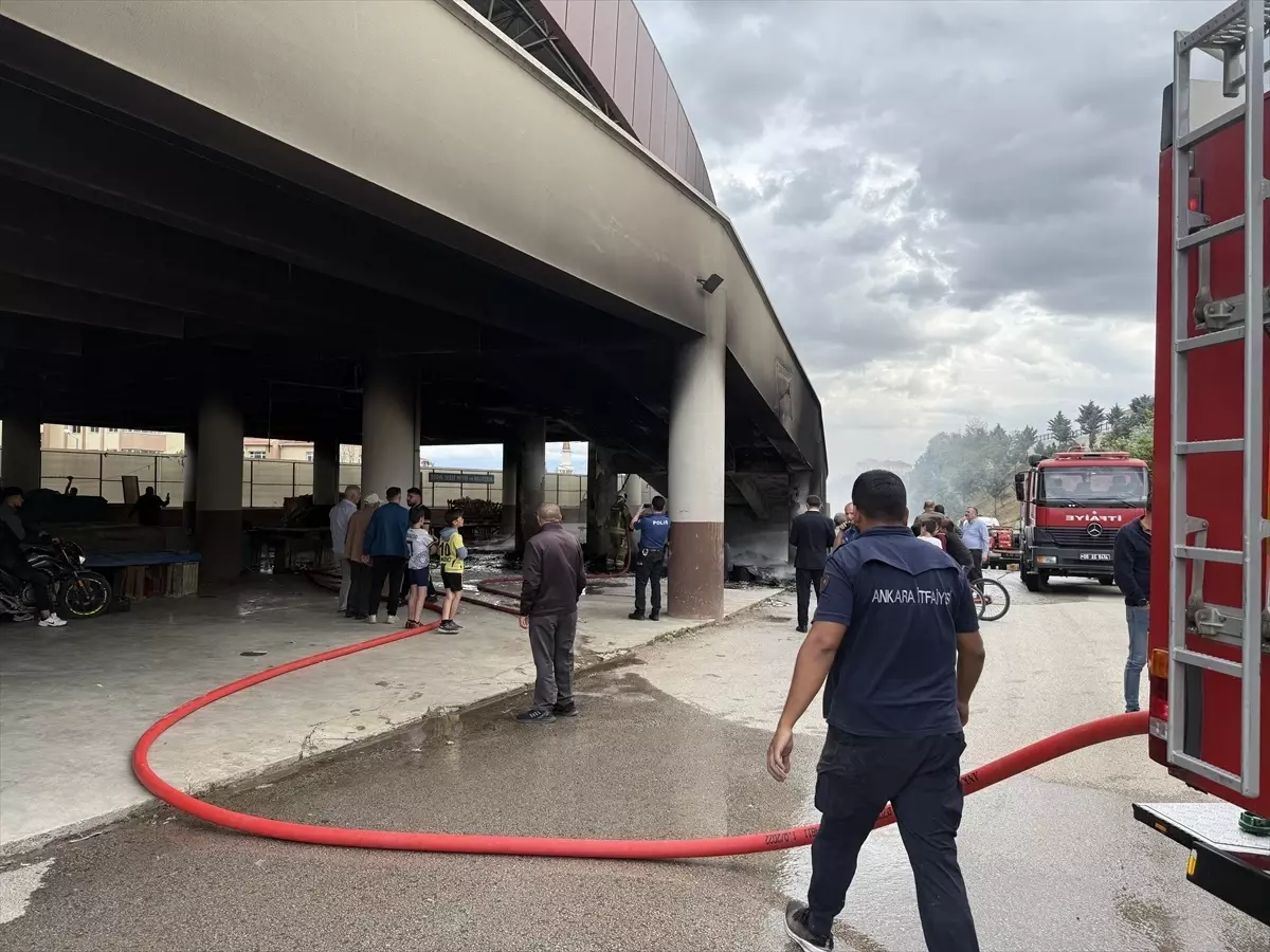 Çubuk'ta Halk Pazarında Yangın