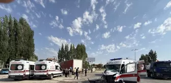 Çubuk'ta Ambulans ile Tır Çarpıştı: 5 Yaralı
