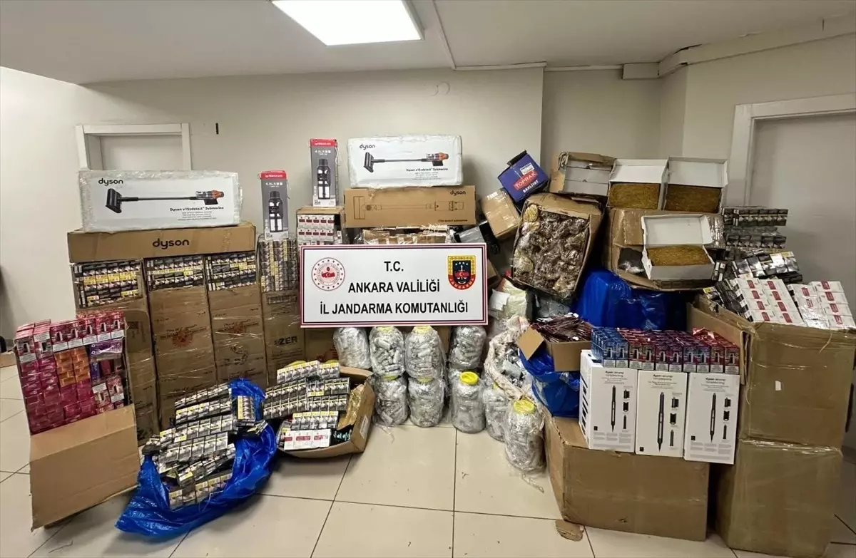 Ankara'da Durdurulan Tırda 7 Milyon Liralık Kaçak Tütün ve Elektronik Aletler Ele Geçirildi