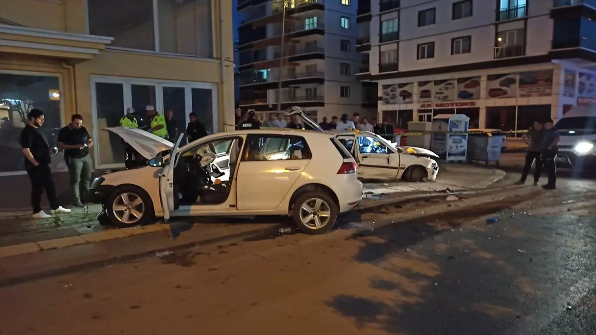 Kahramankazan'da Trafik Kazası: 5 Yaralı