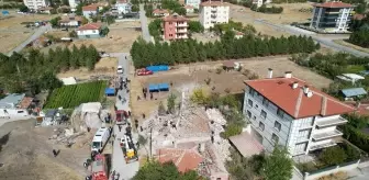 Çubuk'ta Deprem Riski Nedeniyle Tahliye Edilen Bina Çöktü