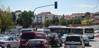Ankara'da Trafik Kaosu: Yenikent Kavşak Çalışmaları Tepkiye Neden Oldu