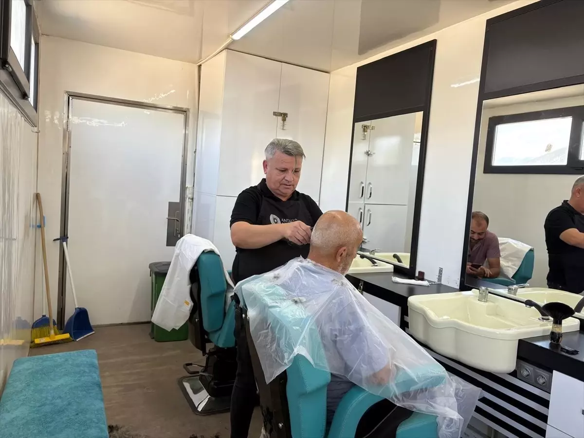 Kumluca'da Mobil Kuaför Hizmeti Başladı