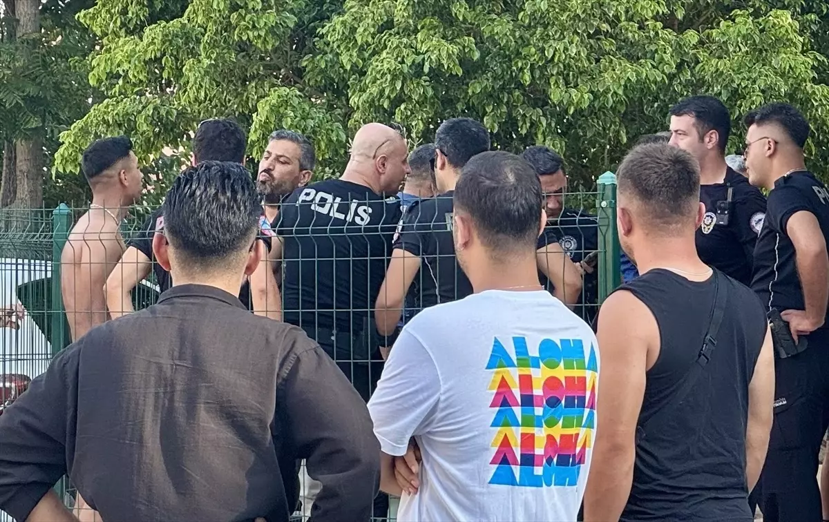 Antalya'da Bıçaklı Cinayet: Bir Kişi Ölü Bulundu