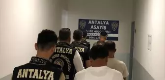 Antalya'da Telefondan Dolandırıcılık Yapan 4 Şüpheli Tutuklandı