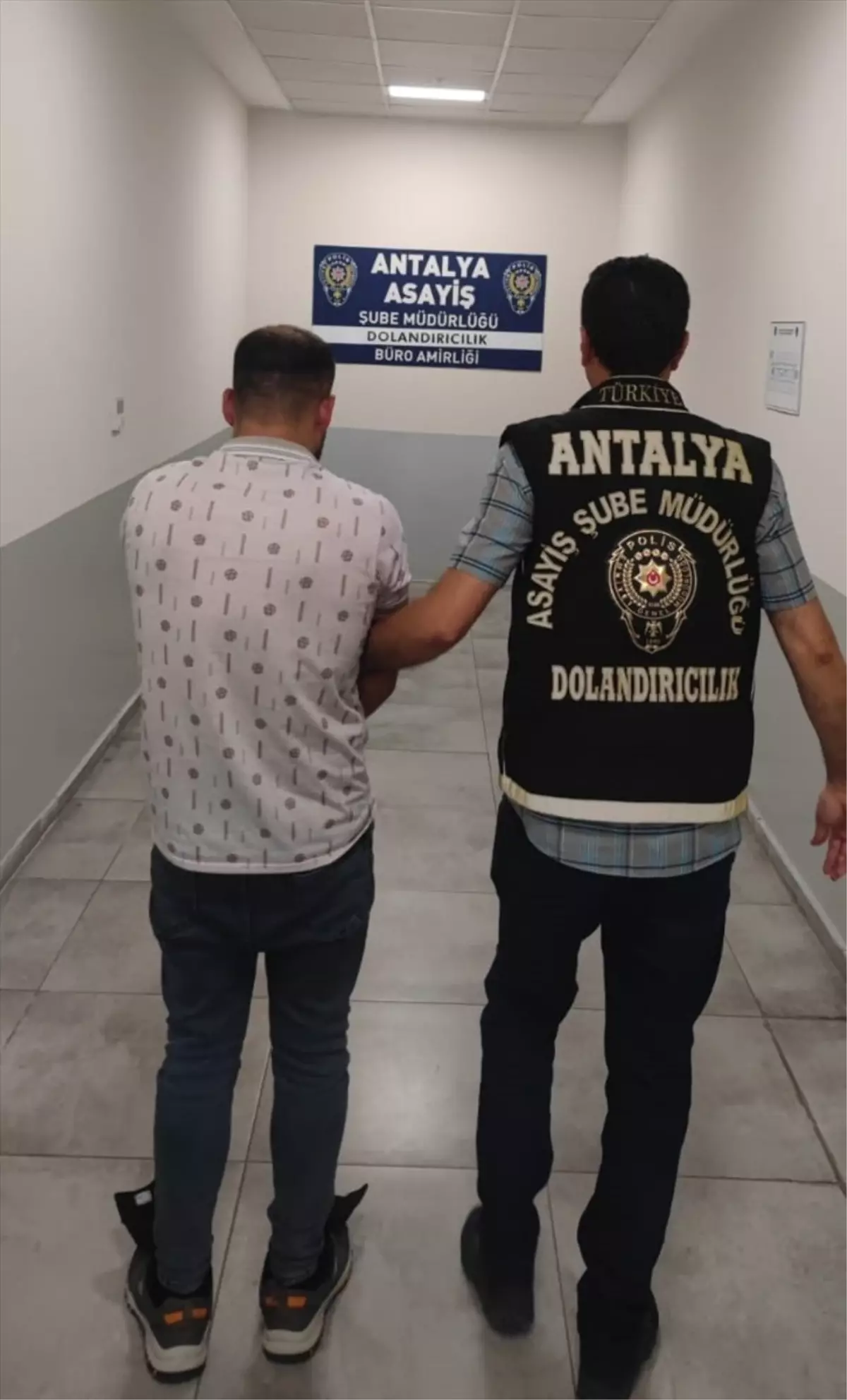Antalya'da Dolandırıcılık Girişimi: İstihbarat Görevlisi Taklidi
