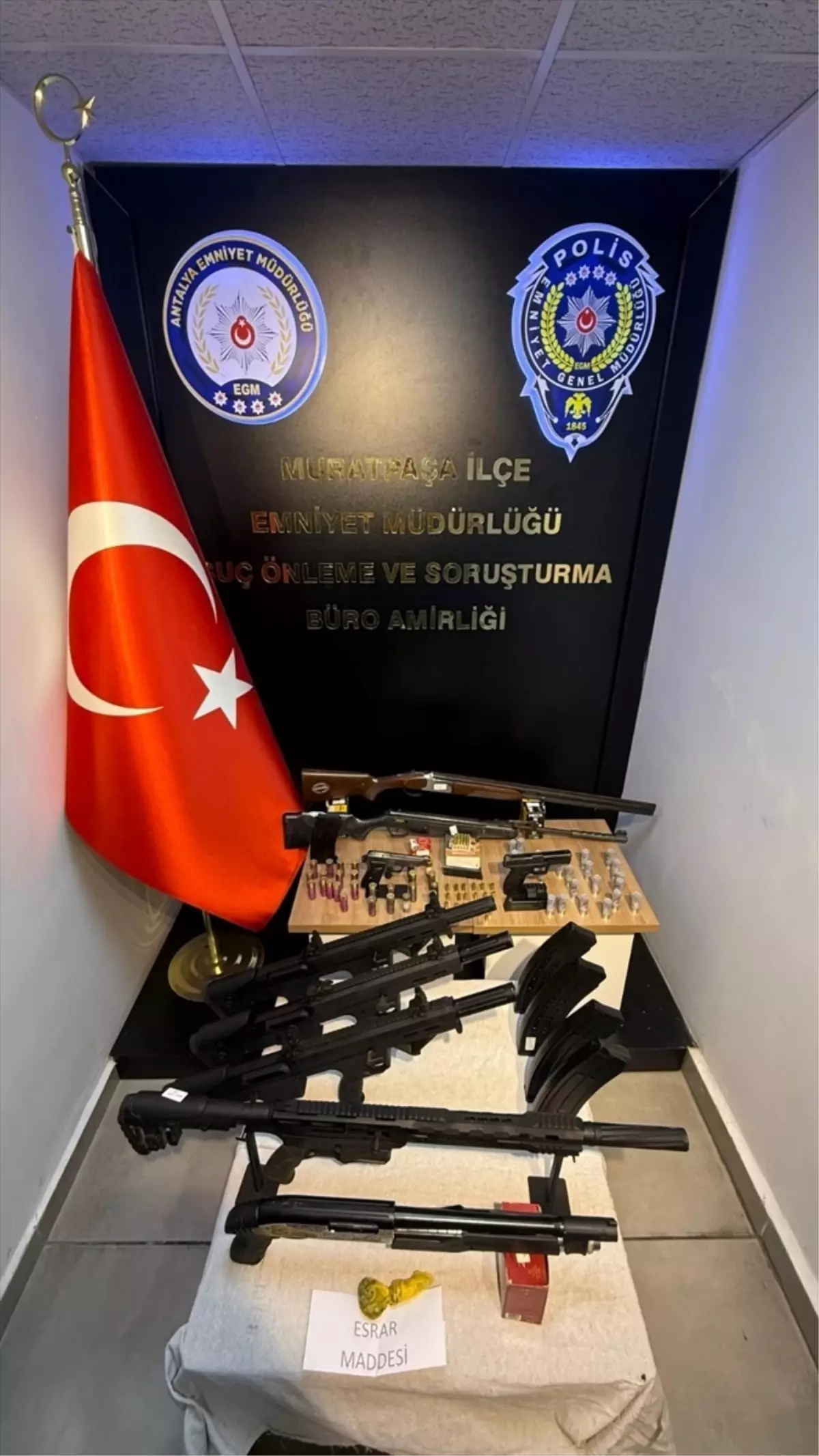 Antalya'da Huzur Operasyonu: 10 Şüpheli Gözaltına Alındı