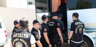 Antalya'da 30 Suçlu Yakalandı