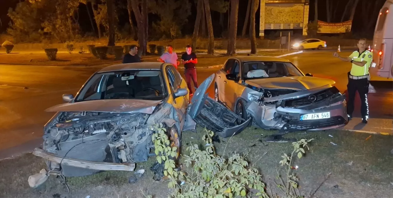 Manavgat'ta Trafik Kazasında 5 Kişi Yaralandı
