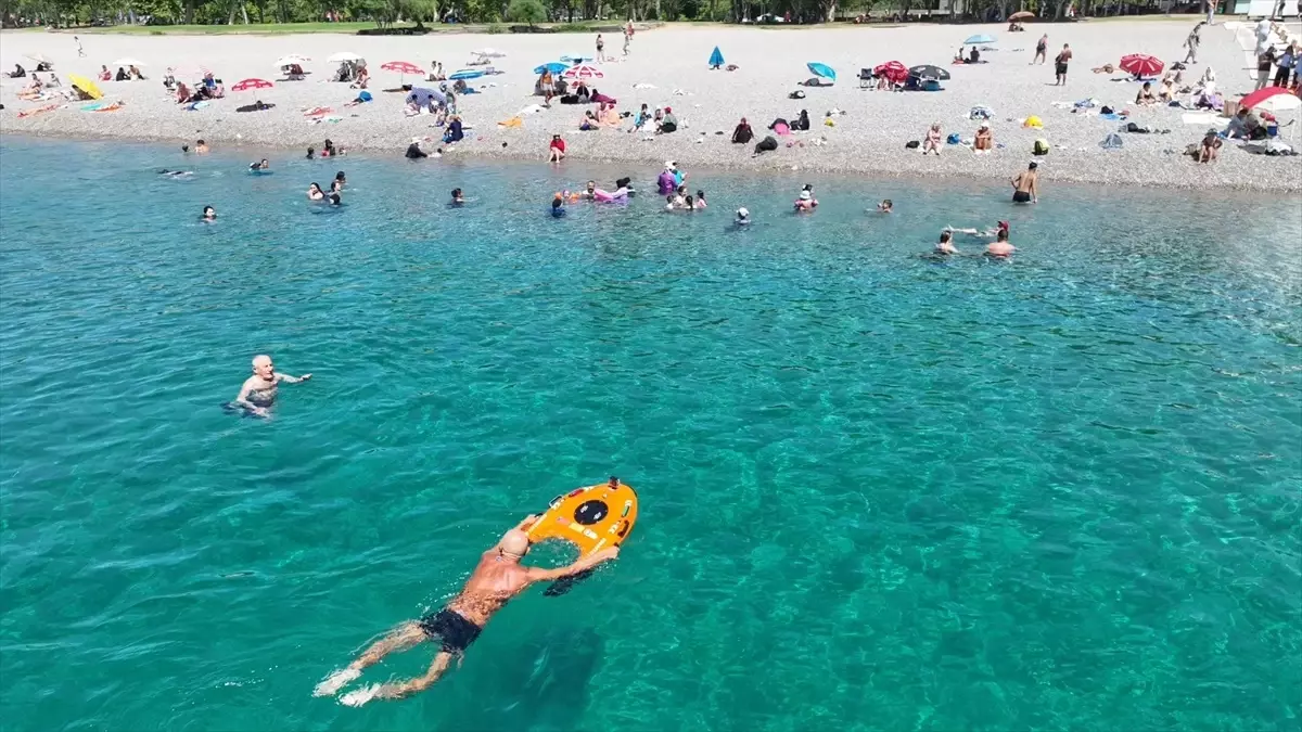Antalya'da Cankurtaran Robotu Plajlarda Hizmette