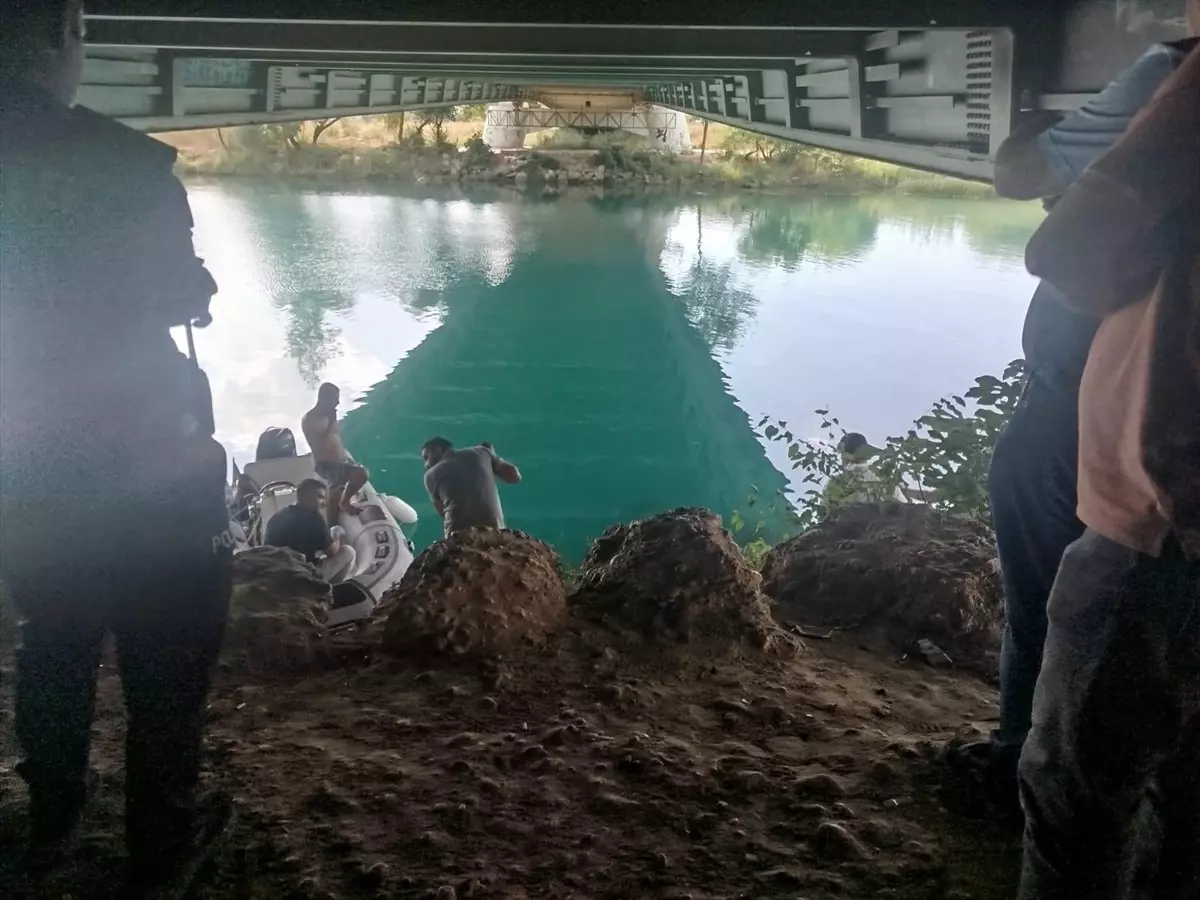 Manavgat'ta Irmakta Erkek Cesedi Bulundu