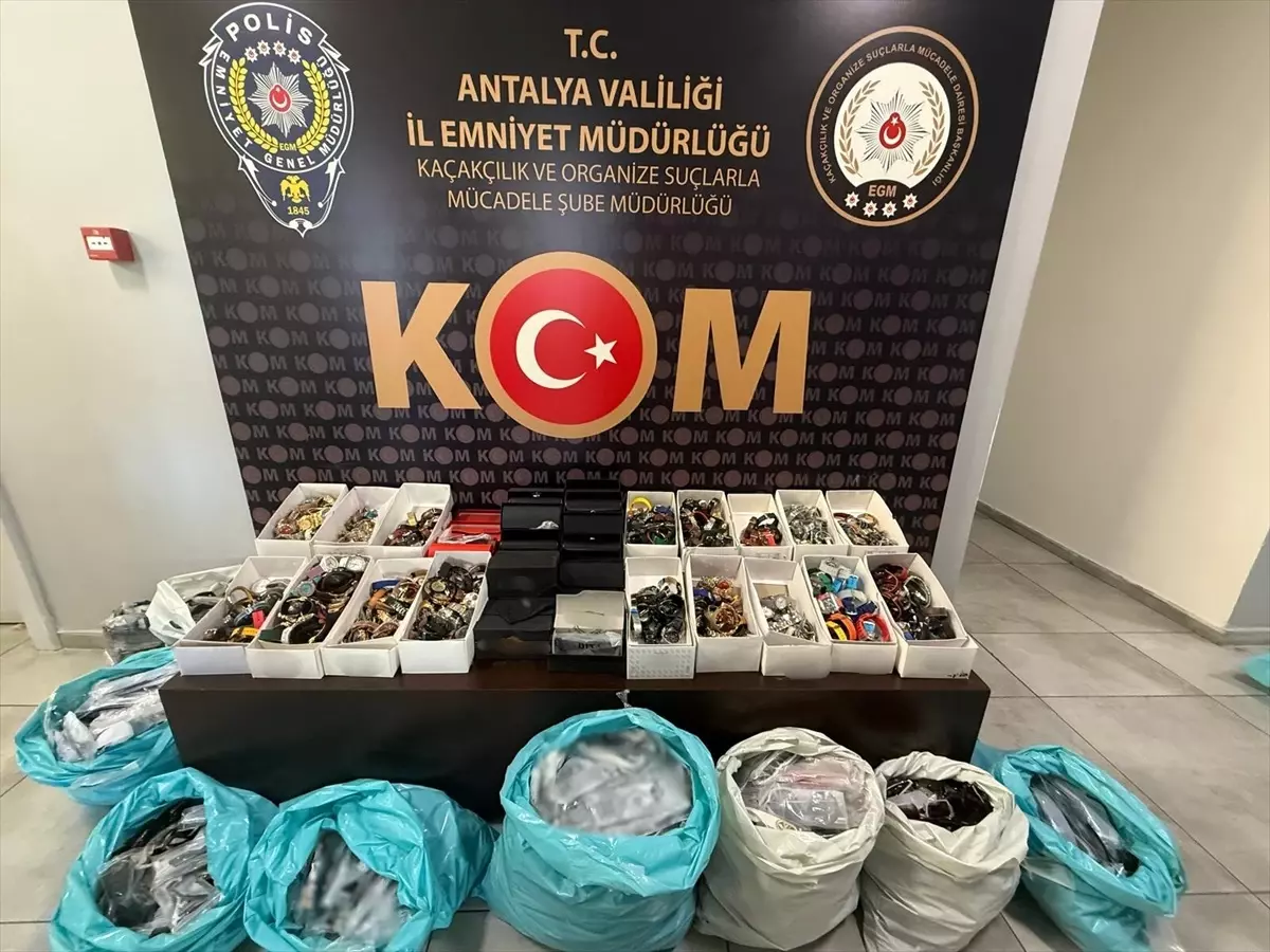 Antalya'da Kaçakçılık Operasyonları: 2 Tutuklama ve Çok Sayıda Ele Geçirme