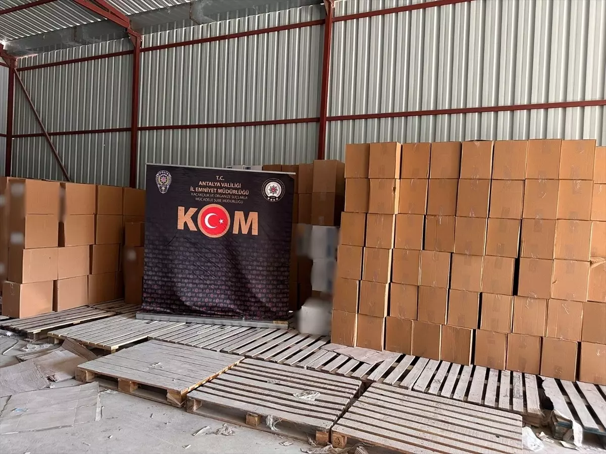 Antalya'da Kaçakçılık Operasyonları: 18 Şüpheli Gözaltında