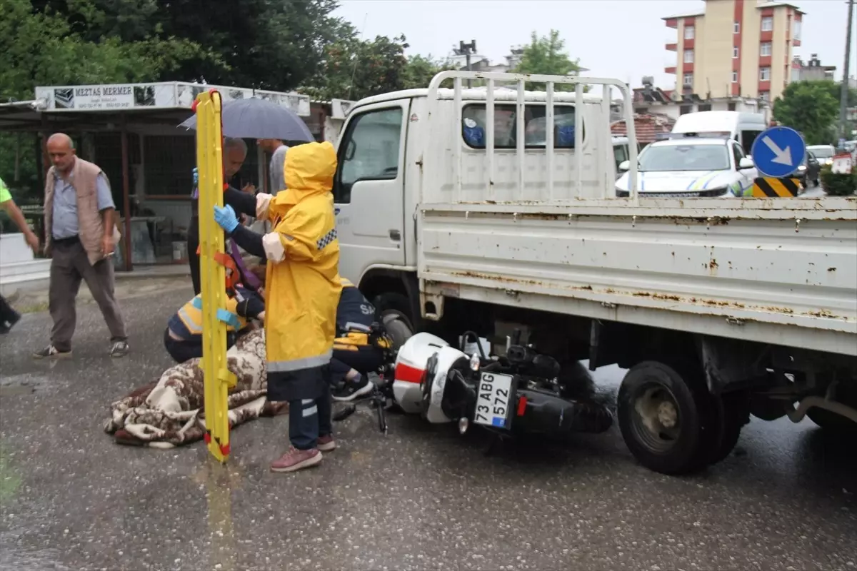 Serik'te Motosiklet Kazası: Sürücü Yaralandı