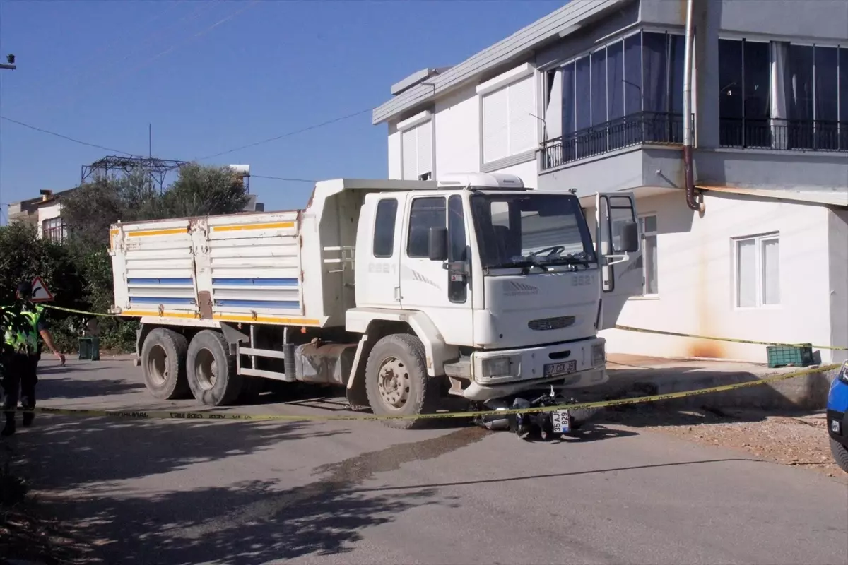 Antalya'da Motosiklet Kazası: Genç Sürücü Hayatını Kaybetti