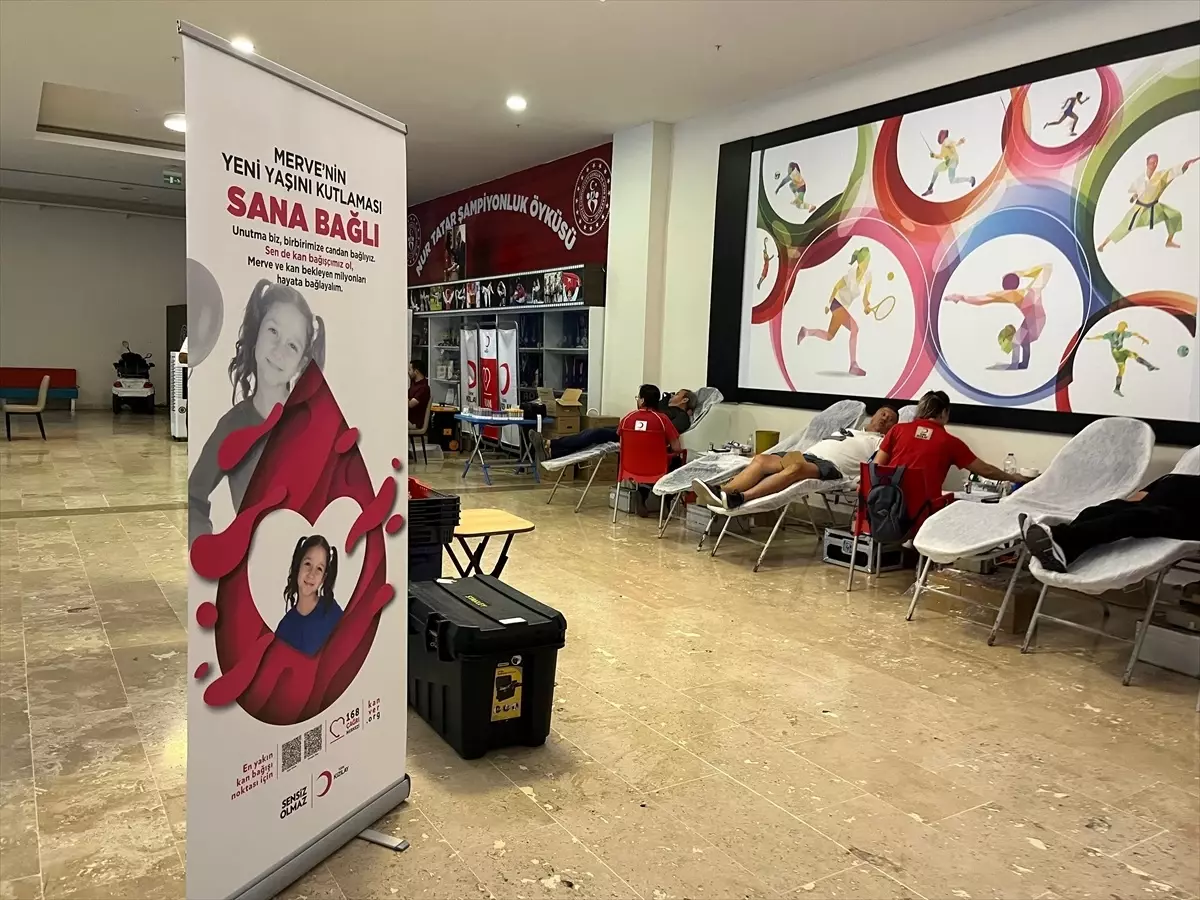 Antalya'da kan ve kök hücre bağışı etkinliği düzenlendi