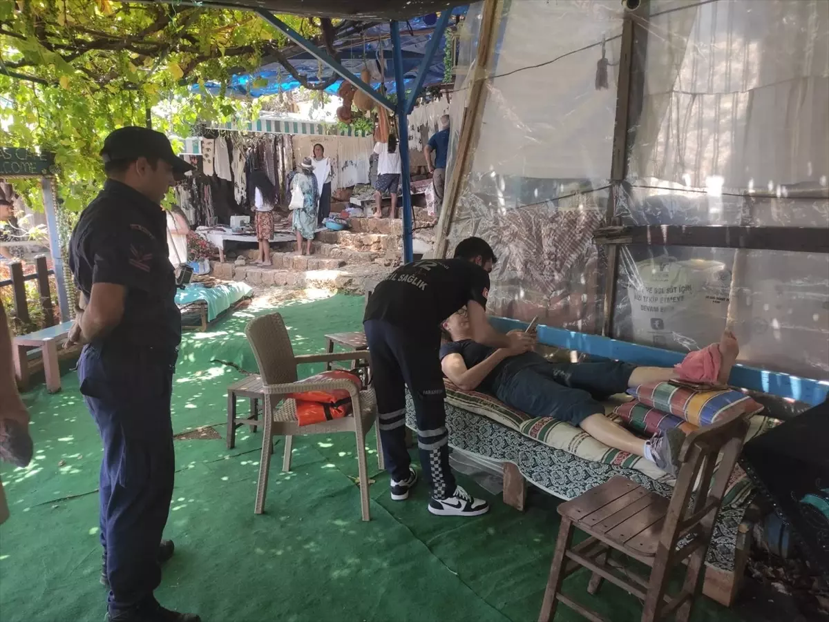 Demre’de Düşen Yabancı Uyruklu Kişi Kurtarıldı