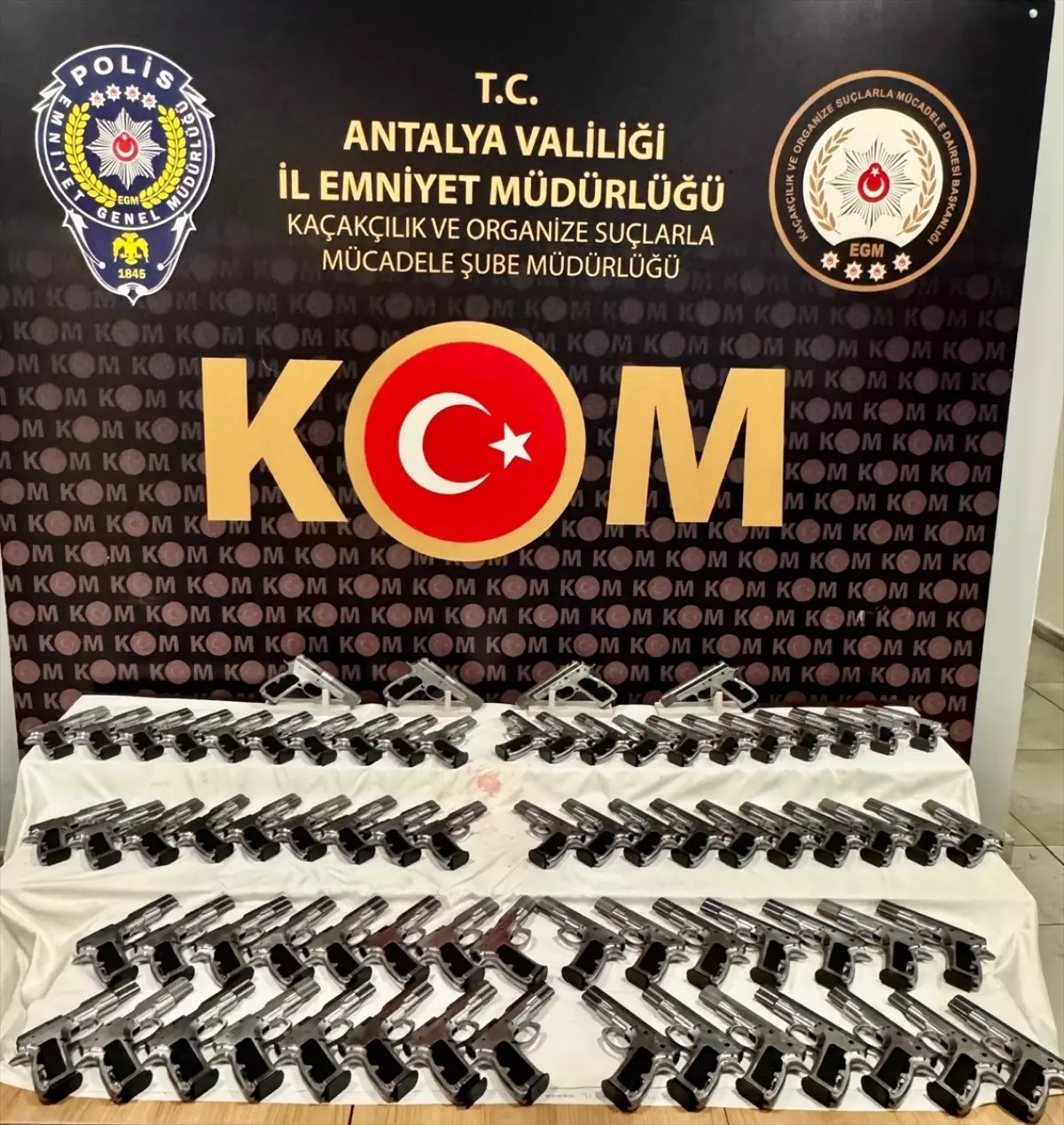 Antalya'da Kargo Firması Aracılığıyla Silah Ticareti: 2 Tutuklama