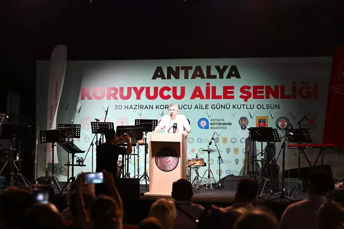 Antalya'da Koruyucu Aile Günü Etkinlikleri Düzenlendi
