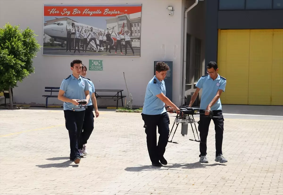 Antalya'da Öğrencilerden Çığır Açan Dron Geliştirme