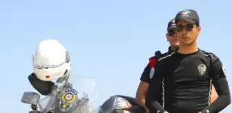 Antalya'da Motosikletli Polis Denetimlerinde 100 Şüpheli Yakalandı