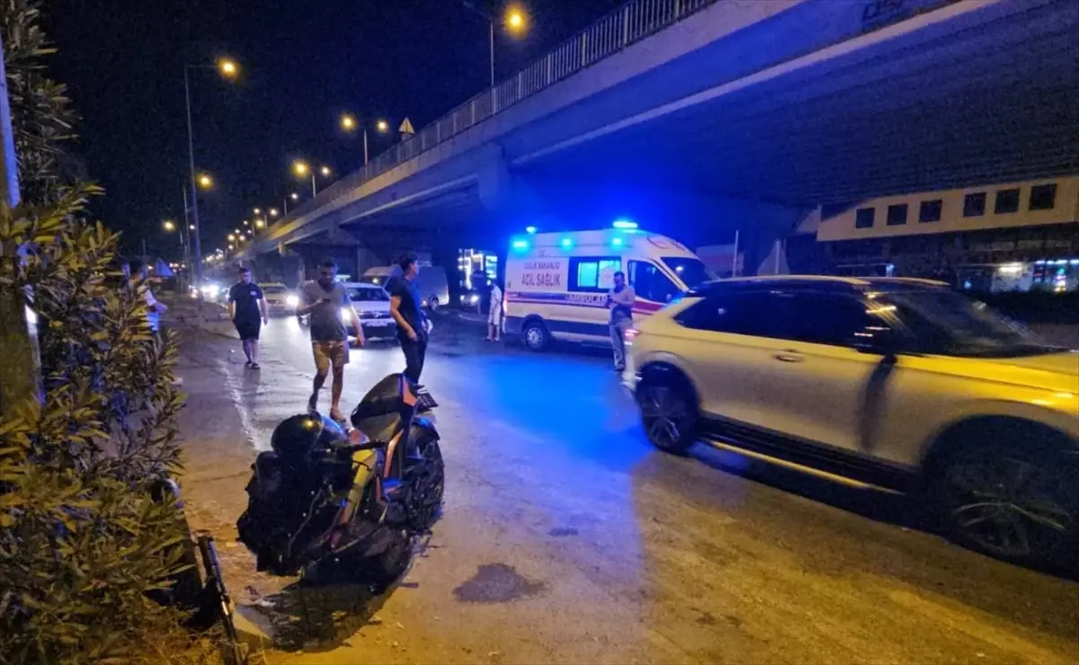Manavgat'ta Motosiklet Kazası: İki Yaralı