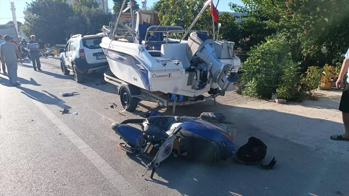 Antalya'da Motosiklet-Kiralanan Bot Kazası: 2 Yaralı
