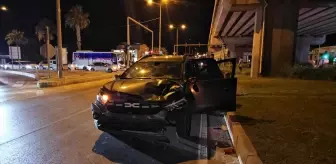 Antalya'da Motosiklet ile Otomobil Çarpıştı: 1 Yaralı