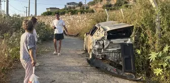Alanya'da Şarampole Devrilen Otomobilin Sürücüsü Yaralandı