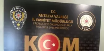 Antalya'da Kaçakçılık Operasyonları: 2 Tutuklama ve Çok Sayıda Kaçak Mal Ele Geçirildi