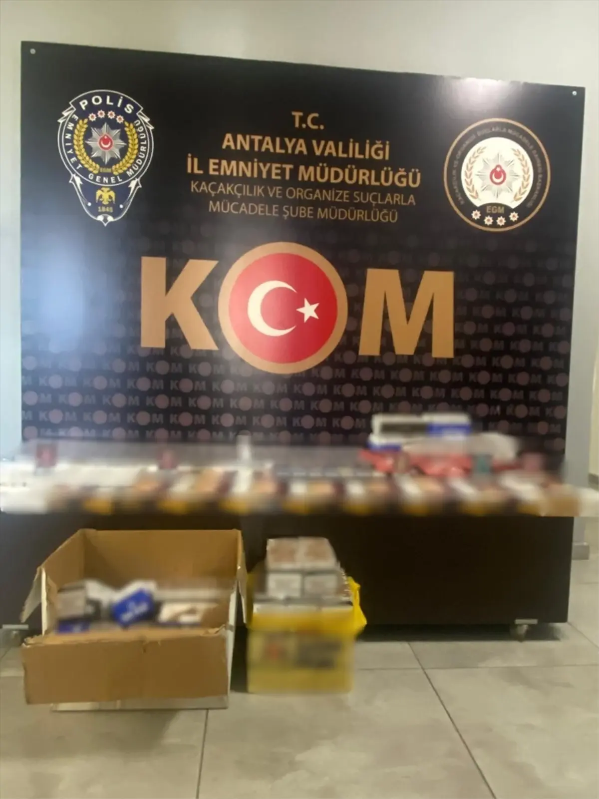 Antalya'da Kaçakçılık Operasyonları: 2 Tutuklama ve Çok Sayıda Kaçak Mal Ele Geçirildi