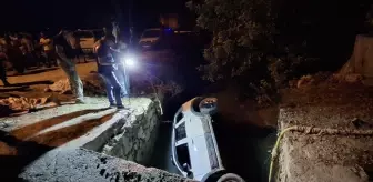 Manavgat'ta Otomobil Sulama Kanalına Devrildi: 2 Kişi Hayatını Kaybetti