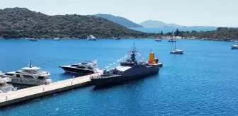Zafer Bayramı'nda TCG Kaş Hücumbotu Halkı Ağırladı