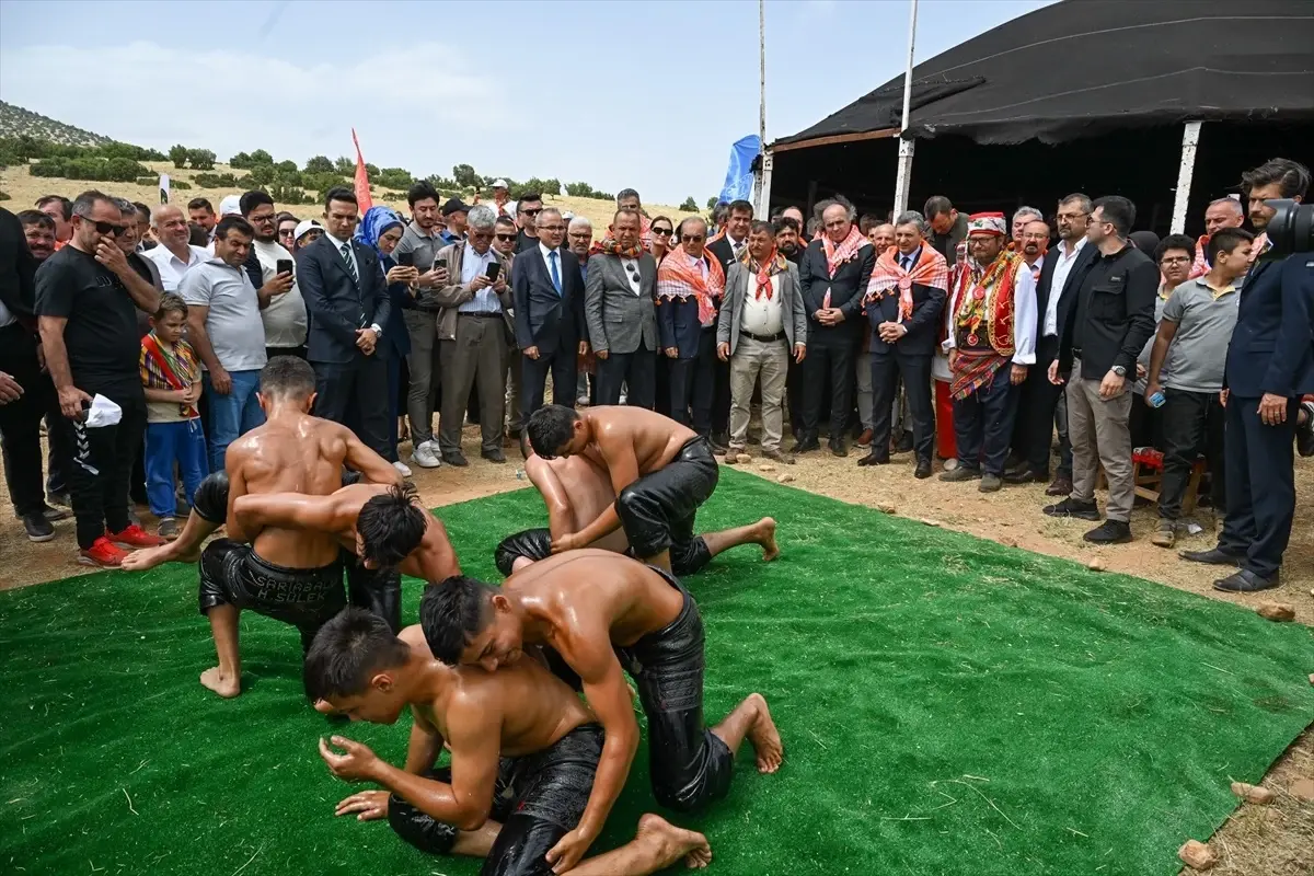 Toros'un Kaşifleri Projesi ile Gençler Doğayla Buluşuyor