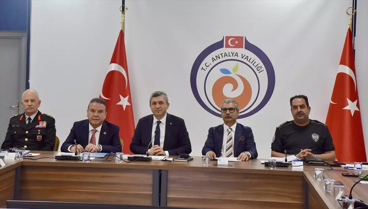 Antalya'da Turizm Güvenliği Toplantısı Düzenlendi