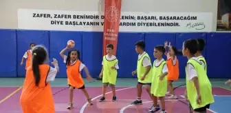 Antalya'da Çocuklara Hentbol Eğitimi: 'Üç Adımda Zirveye' Projesi Başladı