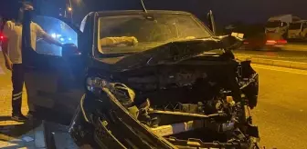 Antalya'da Otomobil ve Minibüs Çarpıştı: 5 Yaralı