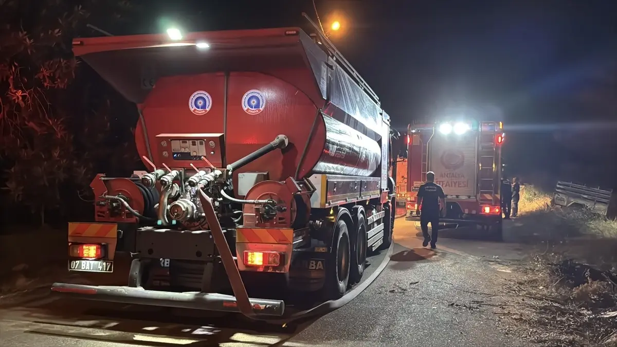 Antalya'da Müstakil Evde Yangın: Küller Altında Kalan Anılar