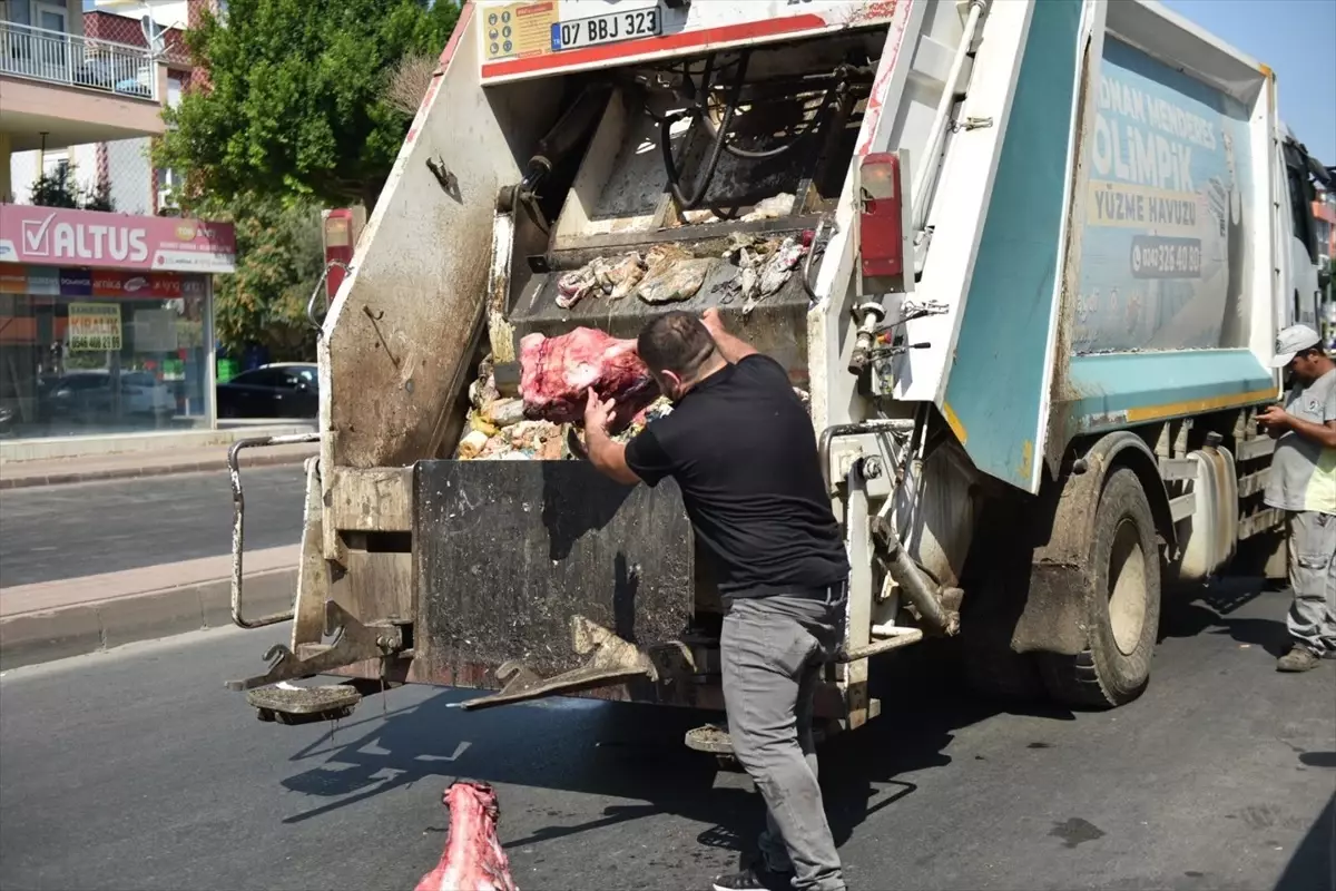 Antalya'da Gıda Denetimi: Son Kullanma Tarihi Geçmiş Et Ürünleri Ele Geçirildi
