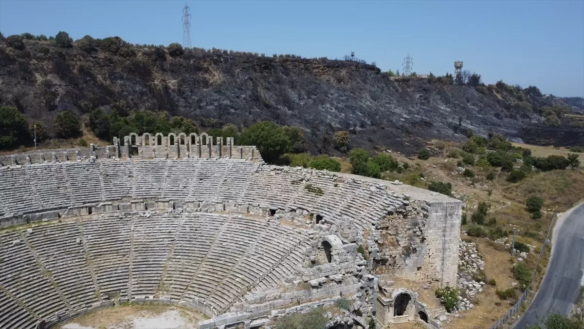 Antalya'daki Orman Yangınları Kontrol Altına Alındı