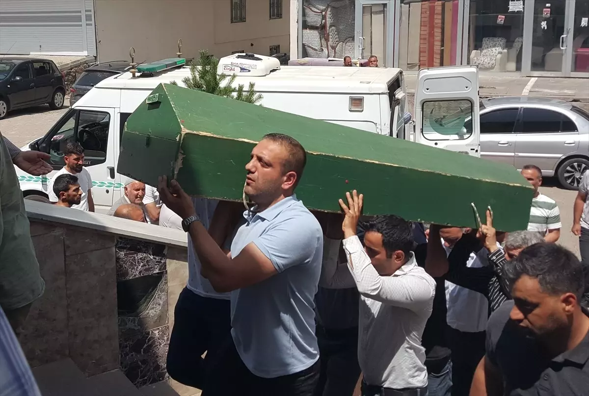 Antalya'daki Motosiklet Kazasında Üniversite Öğrencisi Hayatını Kaybetti