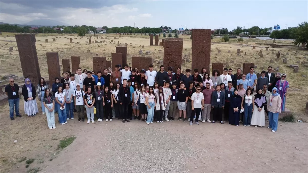 Öğrenciler Ahlat'tan Döndü: Tarih Bilinci ve Kültürel Farkındalık Projesi