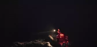 Antalya'da Düden Şelalesi'nde Denize Düşen Kişi İçin Arama Kurtarma Çalışması Başlatıldı