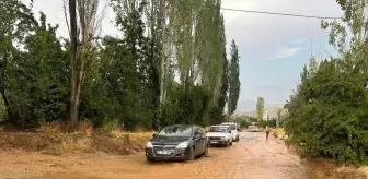 Elmalı'da Sağanak, Dolu ve Hortum Tarım Üzerinde Olumsuz Etki Yarattı