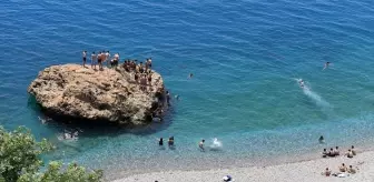 Antalya Sahillerinde Kurban Bayramı Yoğunluğu