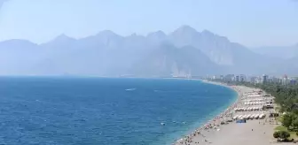 Antalya Sahillerinde Yaz Yoğunluğu