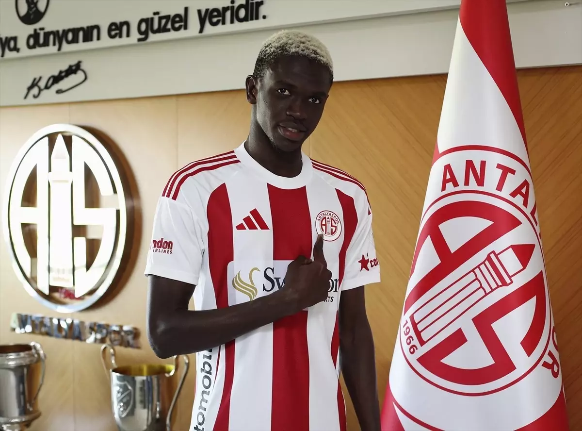 Antalyaspor, Bachir Gueye'yi Transfer Etti