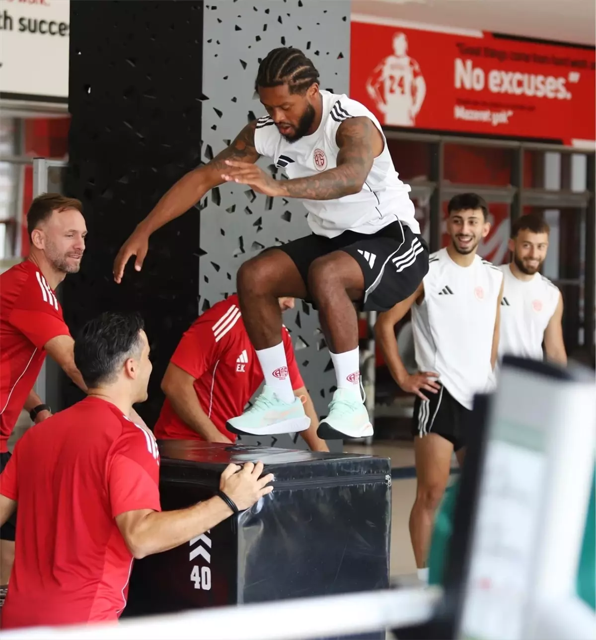 Hesap.com Antalyaspor, Gençlerbirliği Maçına Hazırlanıyor