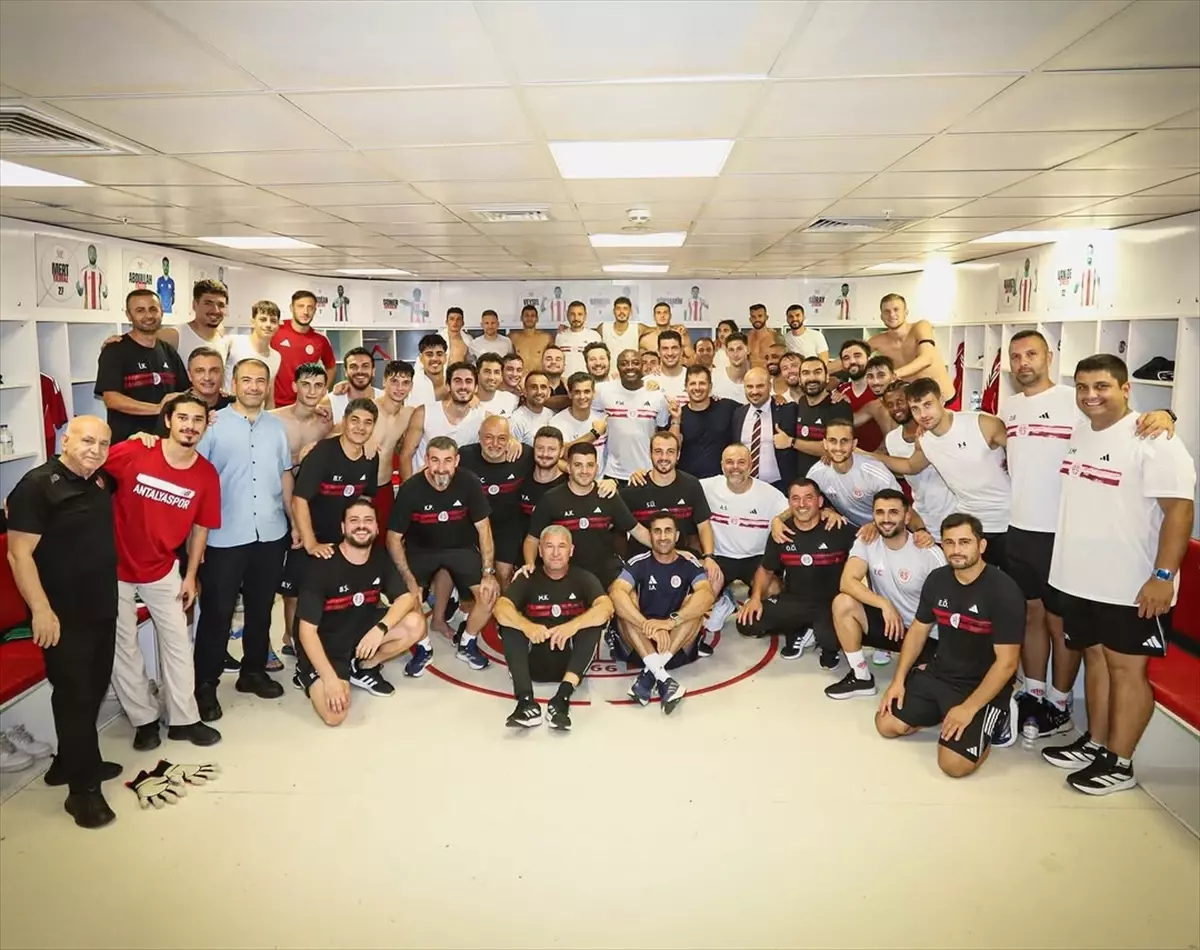 Antalyaspor, Süper Lig'e Galibiyetle Başladı