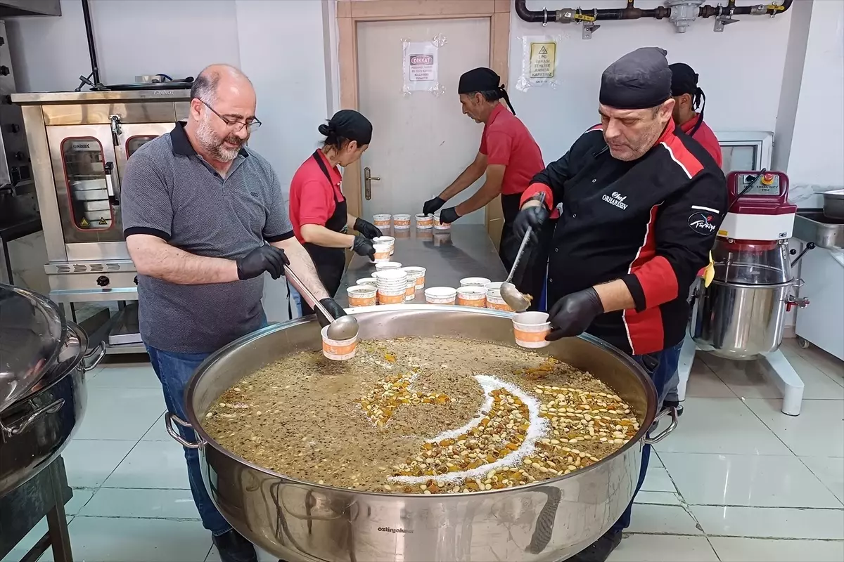 Araban'da 700 Vatandaşa Aşure Dağıtıldı